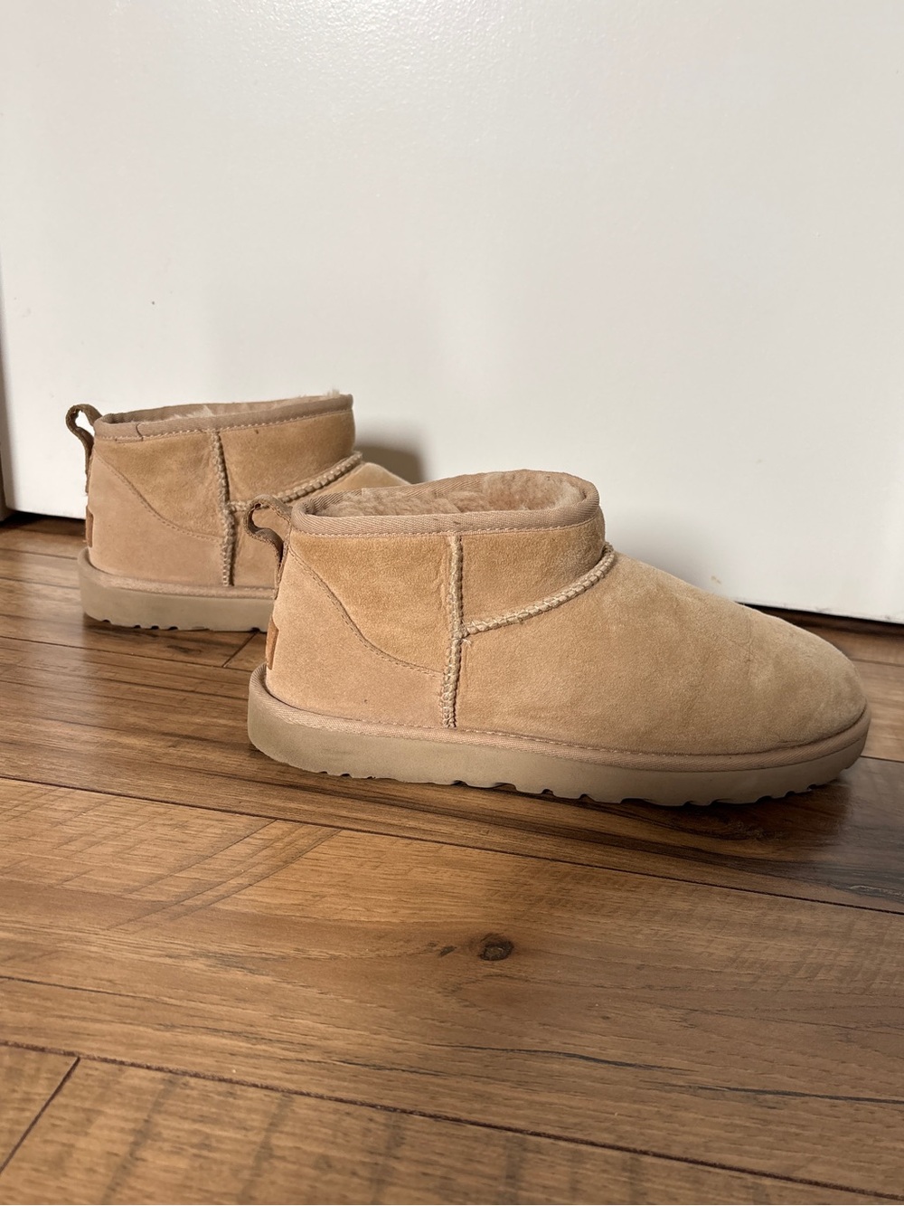 Ugg Mini size 10 womens
